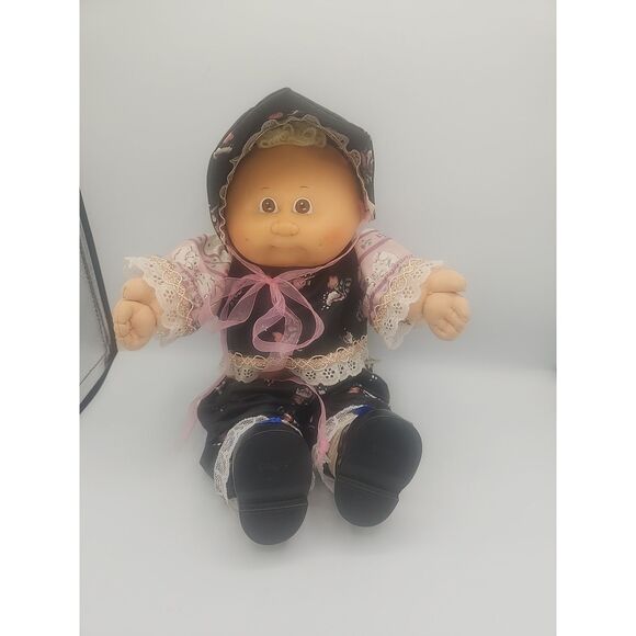 VINTAGE 1978-1982 CABBAGE PATCH Preemie DOLL w/ Brown  Eyes Tuft Blond Hair HM1 - Picture 2 of 5